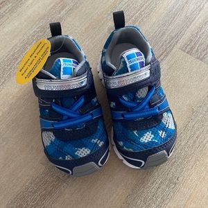 Baby sneakers brand new size US7 brand Tsukihoshi